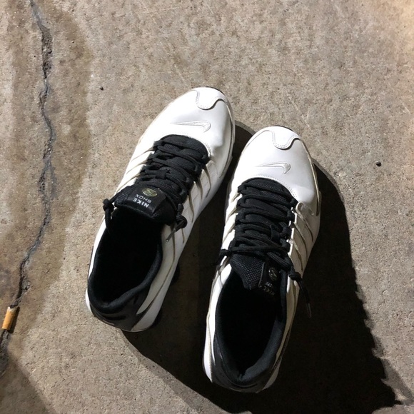 Shoes - Picture 2 of 4